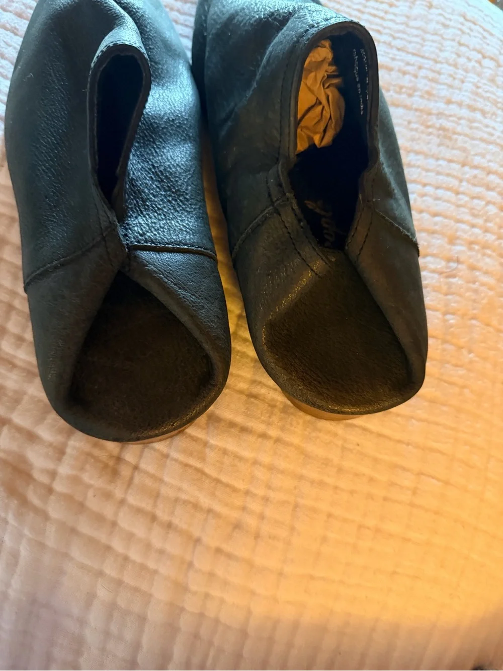 Free People Leather slides